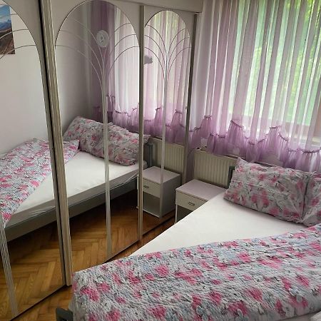 Slatka Sobica Za Dvoje Sa Upotrebom Zajednicke Kuhinje I Kupaonice Zagrzeb Zewnętrze zdjęcie