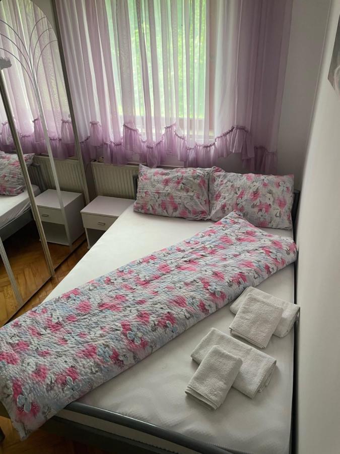 Slatka Sobica Za Dvoje Sa Upotrebom Zajednicke Kuhinje I Kupaonice Zagrzeb Zewnętrze zdjęcie